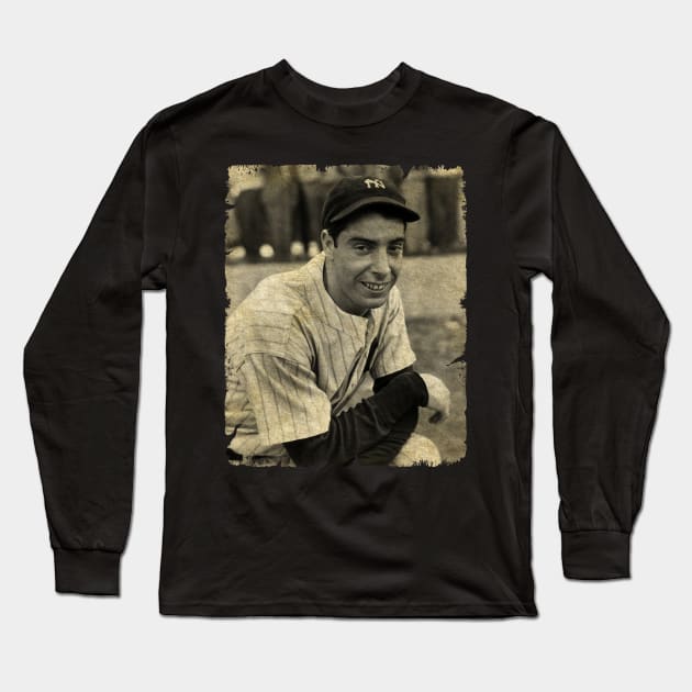 Joe Dimaggio - 56 Game Hitting Streak in 1941 Long Sleeve T-Shirt by SOEKAMPTI